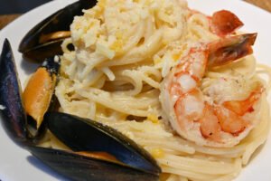 芝士蒜蓉海鮮意粉